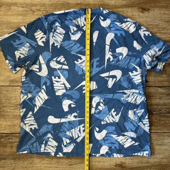 Nike Swoosh Print T-Shirt - Picture 6 of 11